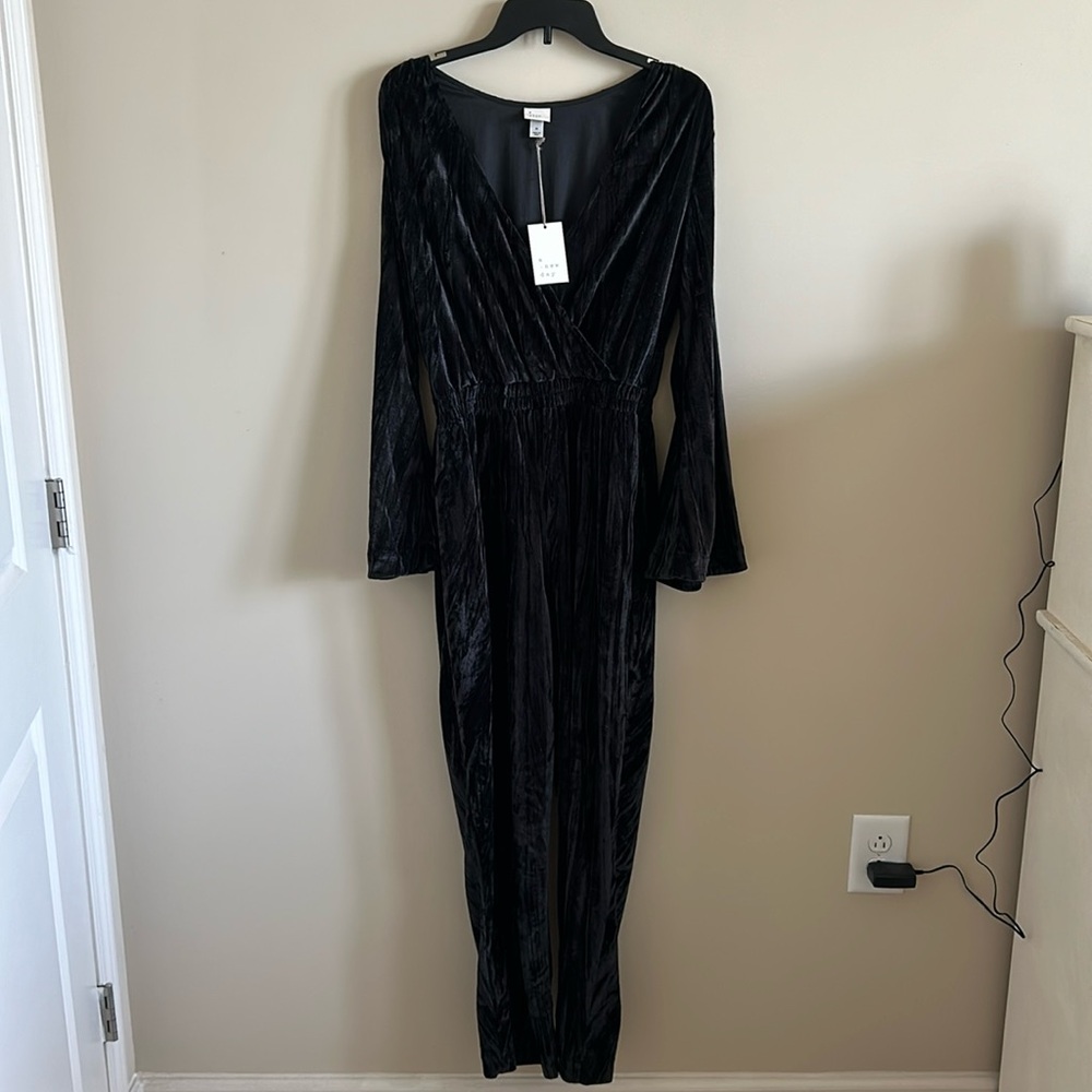 A New Day Black Velvet Pant Suit Size M New With Tags